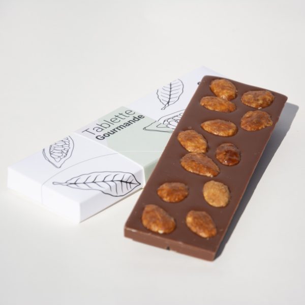 Tablette gourmande chocolat lait et amandes caramélisées
