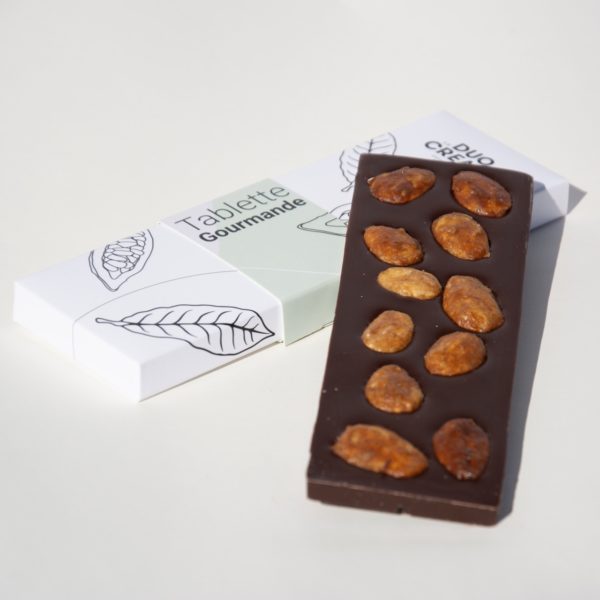 Tablette gourmande chocolat noir et amandes caramélisées