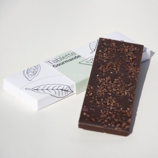 Tablette gourmande chocolat noir et grués de cacao